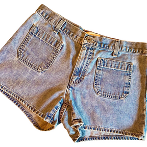GAP patch Pocket denim shorts size 6 Two front pockets zip front 100% cotton